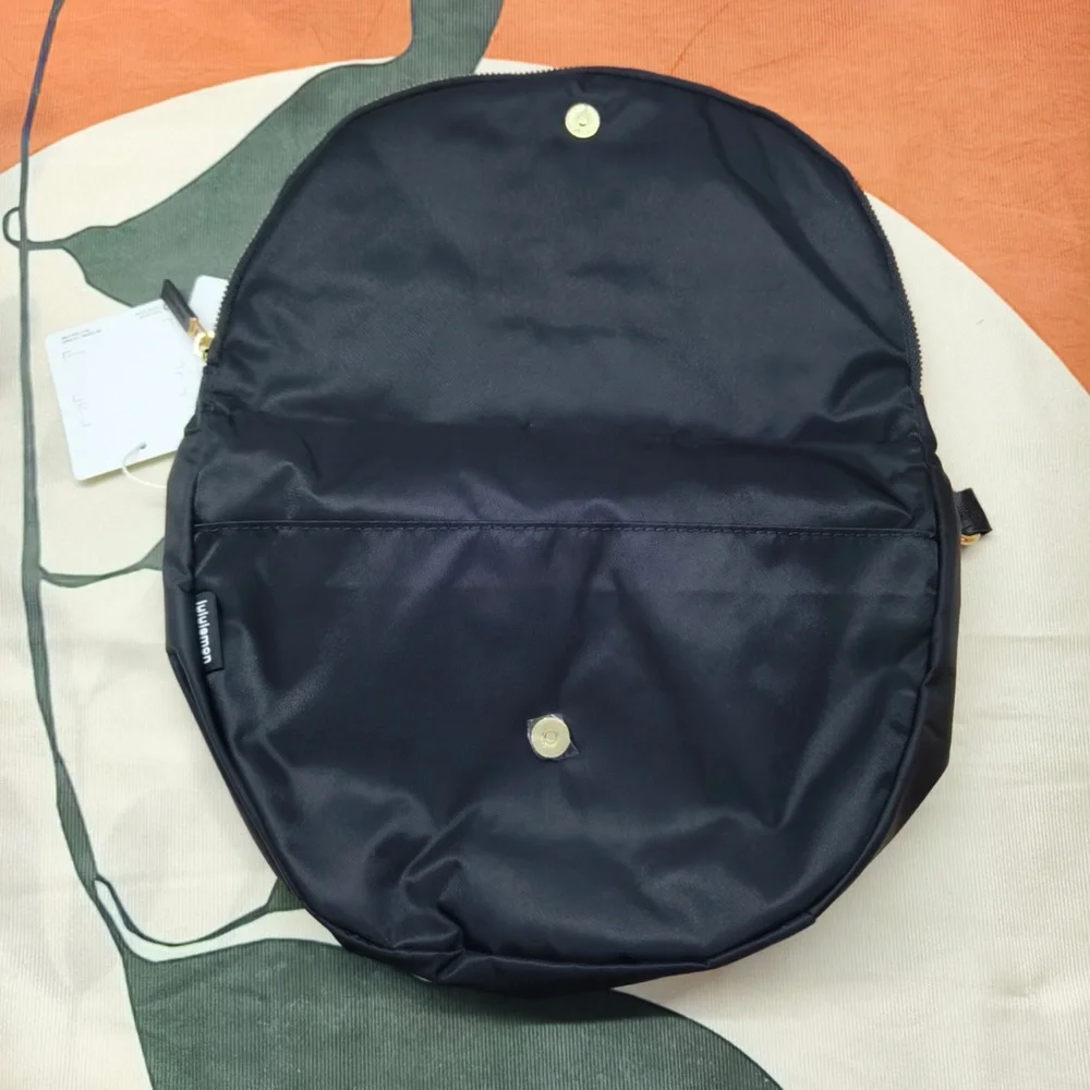 Lululemon All Night Festival Bag Micro 5L | Black Crossbody (BNWT) - Picture 3 of 4